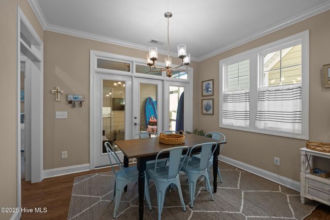 Dining Area | Image 13
