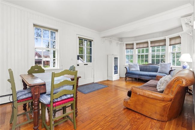 Apartment Living and Dining Area | Image 30