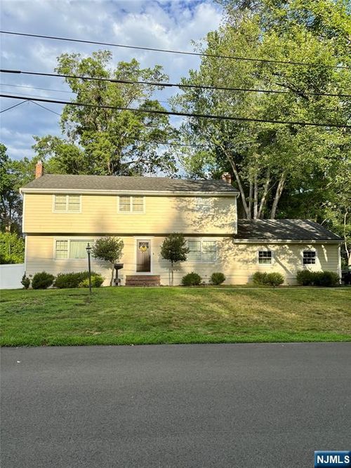 42 Spring St, Harrington Park, NJ, 07640-1511 | Card Image