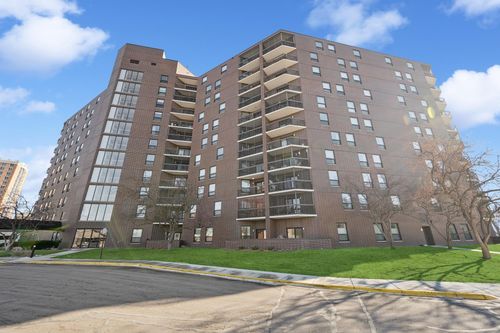 apt-1111-6615 Lake Shore Dr S, Richfield, MN, 55423-2275 | Card Image