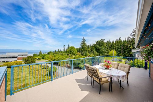 6349 Eagles Dr, Courtenay, BC, V9J1V4 | Card Image