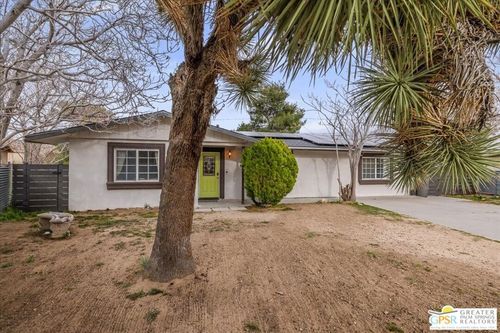 7177 Sunny Pl, Yucca Valley, CA, 92284-6817 | Card Image