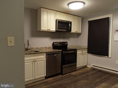 6556 Parnell Ave, BALTIMORE, MD, 21222-4005 | Card Image