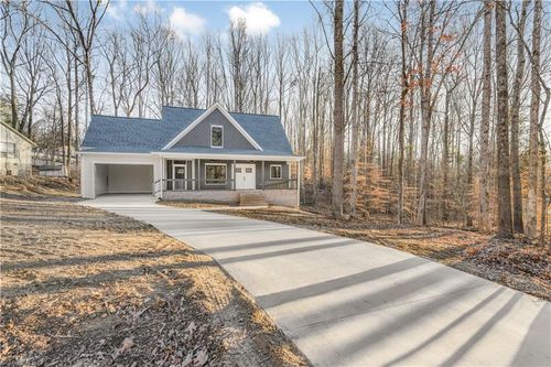 2795 Caraway Ln, Winston-Salem, NC, 27103 | Card Image