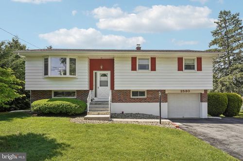 2530 27th St Sw, Allentown, PA, 18103-7208 | Card Image