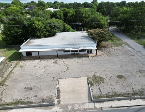 125 E Navarro Ave, De Leon, TX, 76444-1153 | Card Image