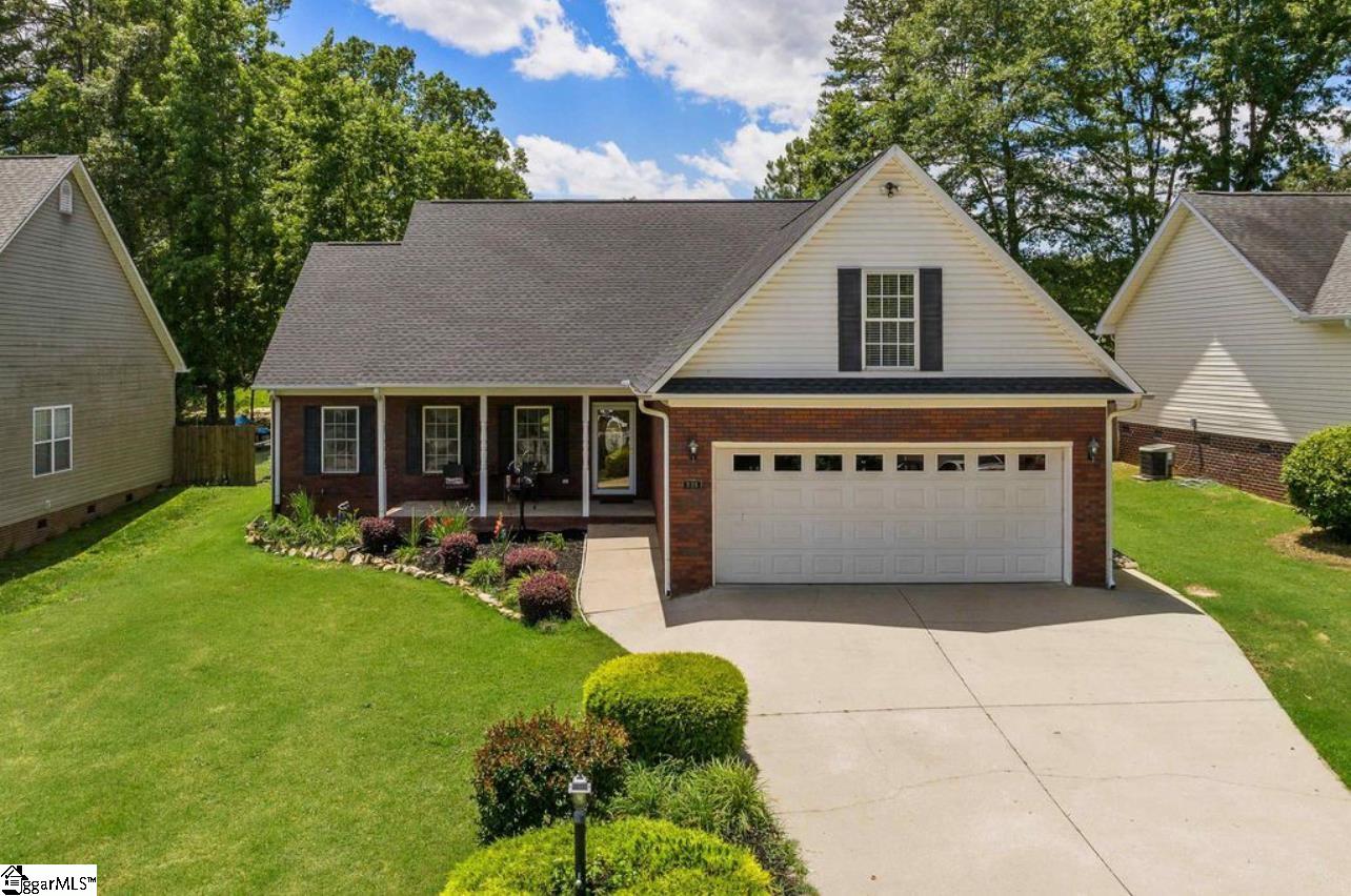 Laurelwood Dr, Boiling Springs, SC 29316