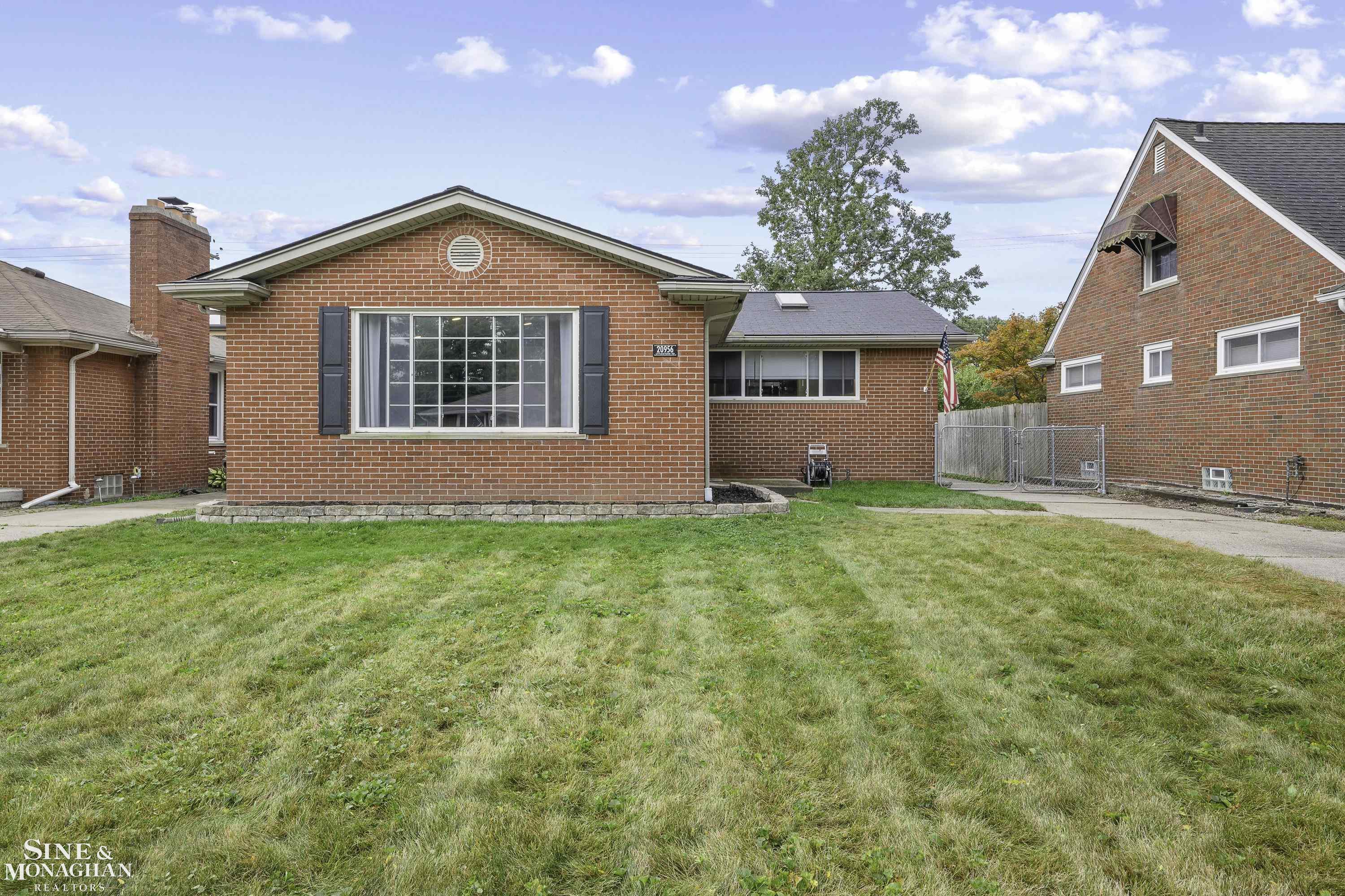 Littlestone Rd, Harper Woods, MI 48225