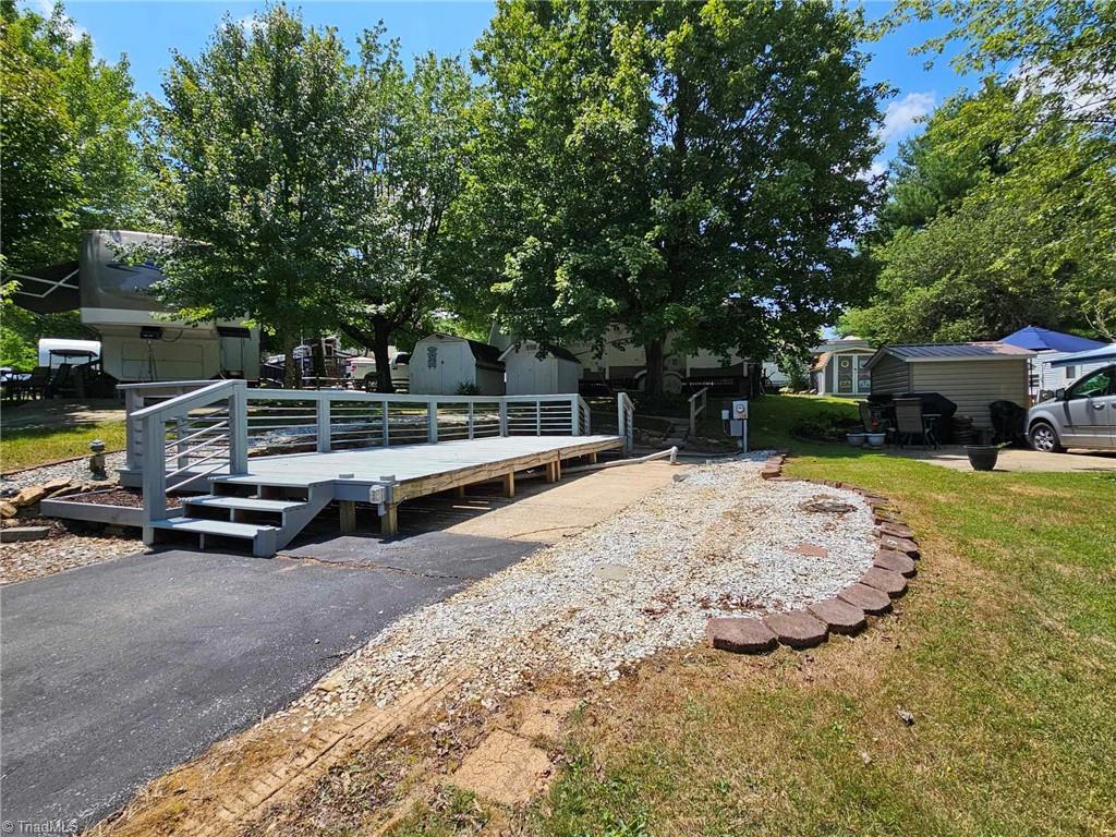 Saddle Ridge Dr, Ennice, NC 28623