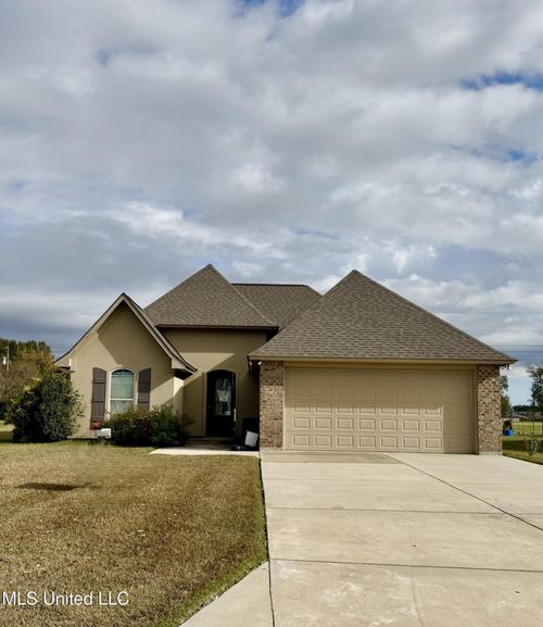 106 Riverbend Ave, Vidalia, LA, 71373-3142 | Card Image