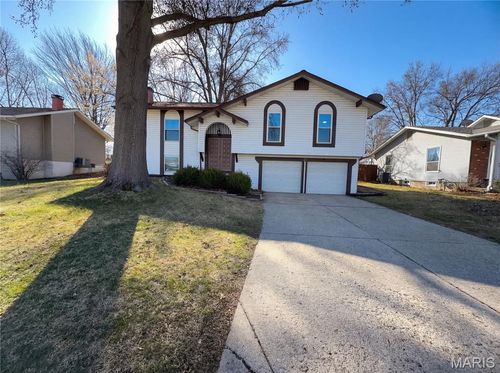 27 Glenna Dr, Saint Peters, MO, 63376-2207 | Card Image