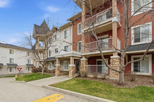 7206-70 Panamount Dr Nw, Calgary, AB, T3K6G8 | Card Image