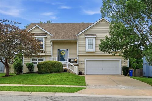 800 S Meadowbrook St, Gardner, KS, 66030-9226 | Card Image