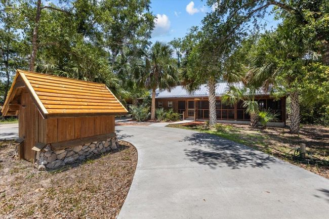 1815 Mables Ave Ne, House other with 2 bedrooms, 1 bathrooms and null parking in Steinhatchee FL | Image 5