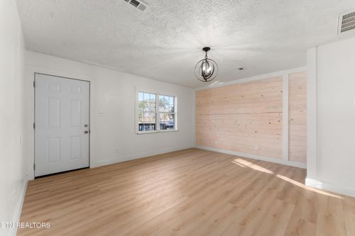 1961 Baldwin Cate Rd, New Market, TN, 37820-5234 | Card Image