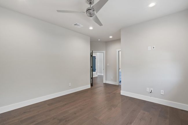 8 Cove Creek Ln, House other with 4 bedrooms, 3 bathrooms and 5 parking in The Hills TX | Image 27