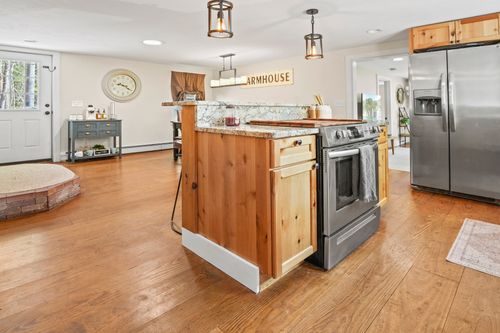 44 Little Alum Rd, Brimfield, MA, 01010-9535 | Card Image