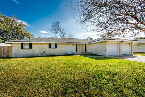 305 Wildwood Dr, Houma, LA, 70363-6955 | Card Image
