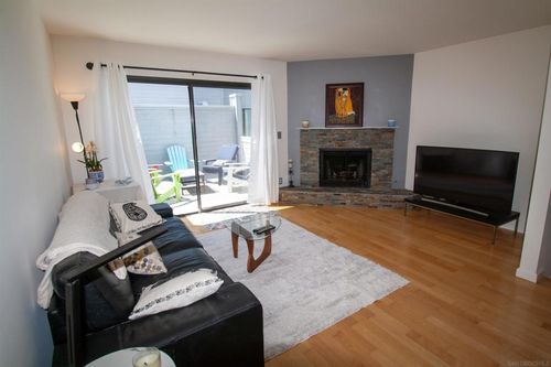 814 America Way, Del Mar, CA, 92014-3914 | Card Image