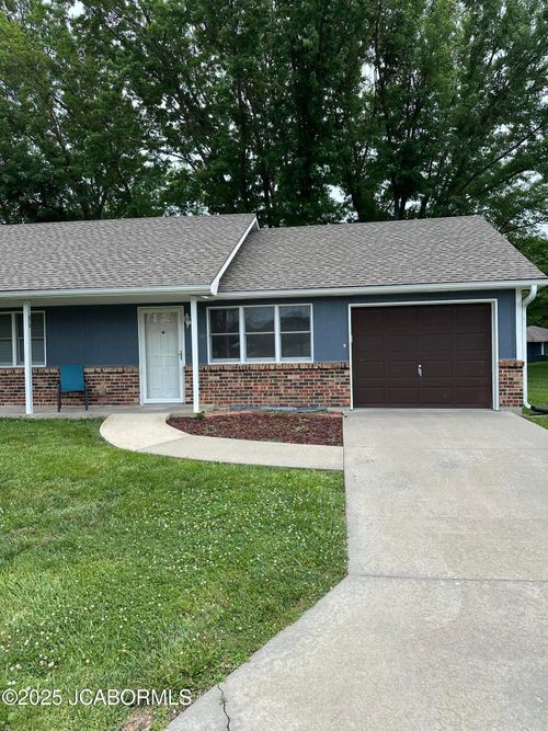 2303 Briarwood Dr, Sedalia, MO, 65301-9319 | Card Image