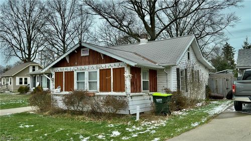 143 S Point Dr, Avon Lake, OH, 44012-1960 | Card Image