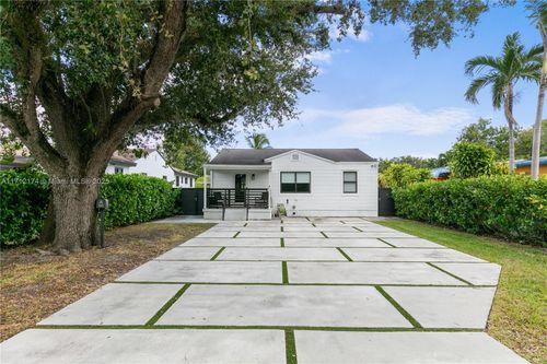 341 Ludlam Dr, Miami Springs, FL, 33166-4939 | Card Image