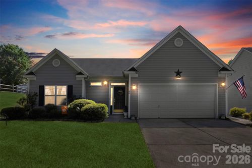 40 Ashton Bluff Cir, Mount Holly, NC, 28120-2458 | Card Image