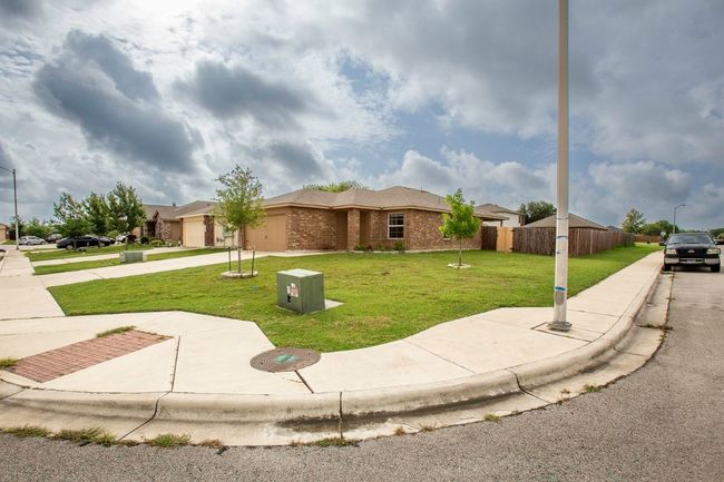1524 Wedgewood Cv, House other with 3 bedrooms, 2 bathrooms and null parking in Lockhart TX | Image 4