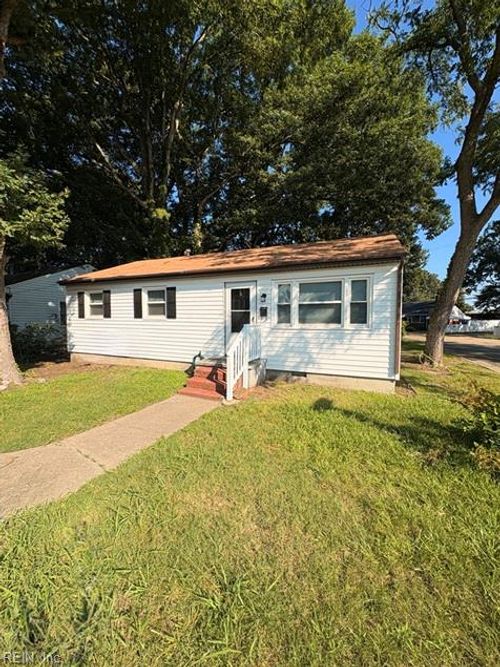 15 Culpepper Ave, Newport News, VA, 23606-1705 | Card Image