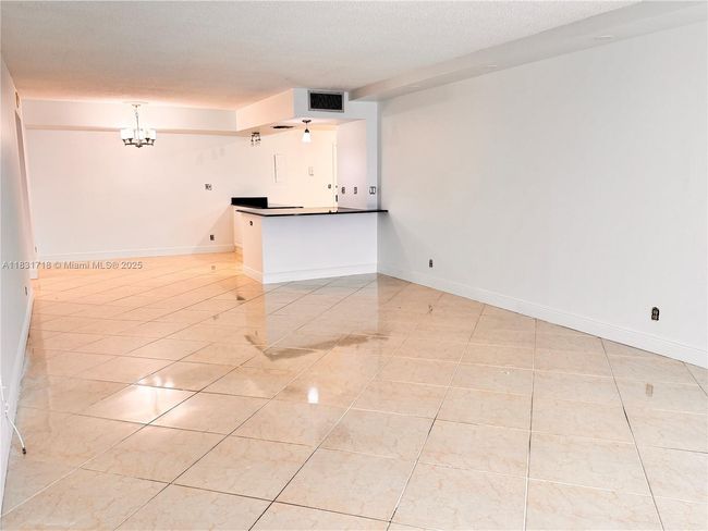 APT-2807 - 1370 S Ocean Blvd, Condo with 2 bedrooms, 2 bathrooms and null parking in Pompano Beach FL | Image 19