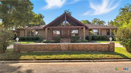 400 Persons St, Stockdale, TX, 78160-6051 | Card Image