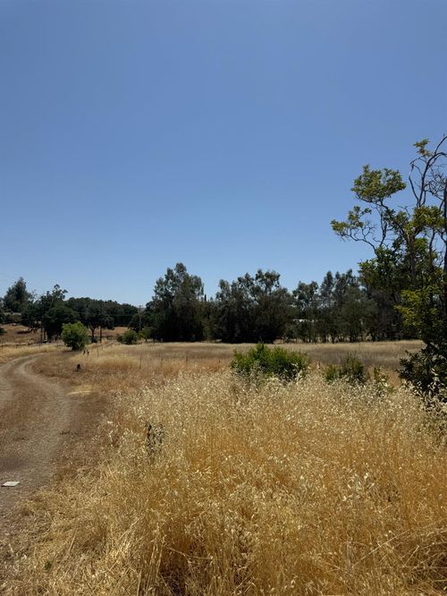 30518 George Smith Rd, Yokuts Valley, CA, 93675-9635 | Card Image