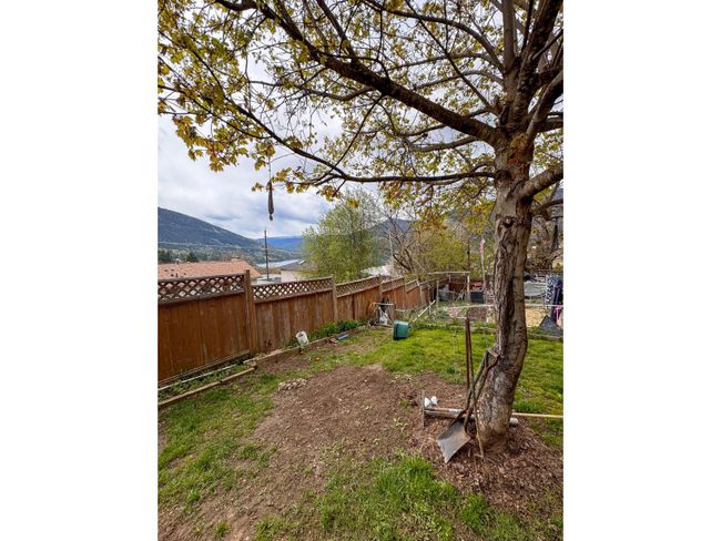 909 Innes St, House other with 3 bedrooms, 1 bathrooms and null parking in Nelson BC | Image 23