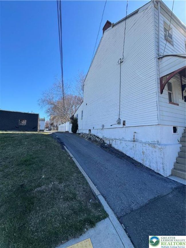713 S Woodward St, House other with 3 bedrooms, 1 bathrooms and null parking in Allentown PA | Image 22