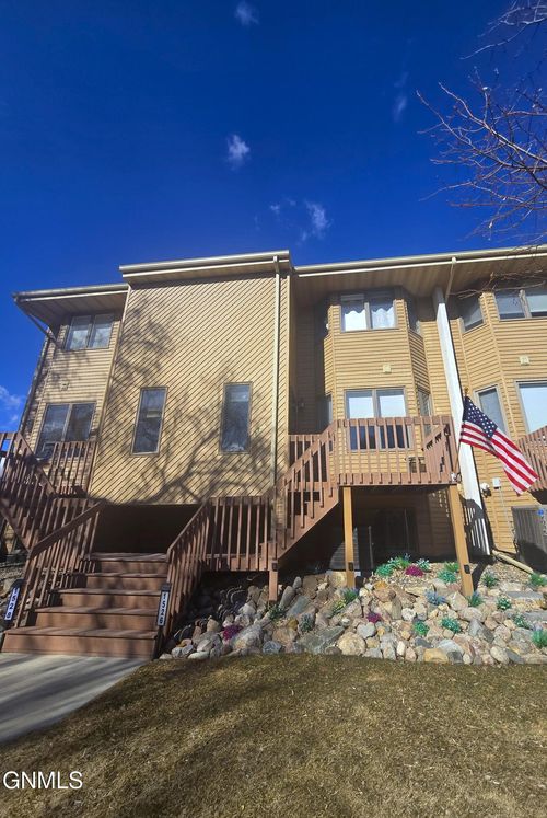 1526 Cimarron Dr, Bismarck, ND, 58503-0114 | Card Image