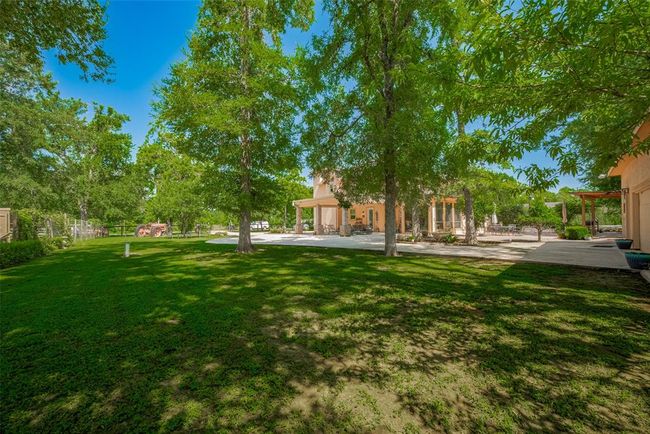 610 Wrangler Rd, Home with 4 bedrooms, 3 bathrooms and 2 parking in Wallis TX | Image 12