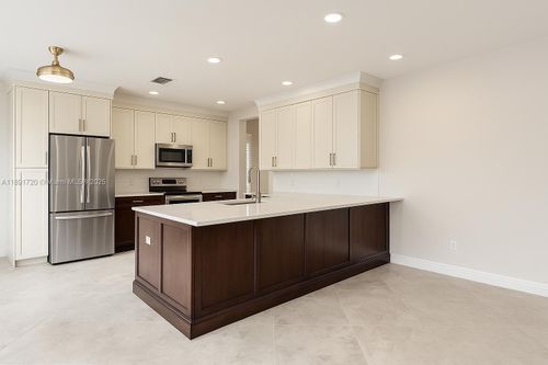 214 La Costa Ct, Weston, FL, 33326-1490 | Card Image