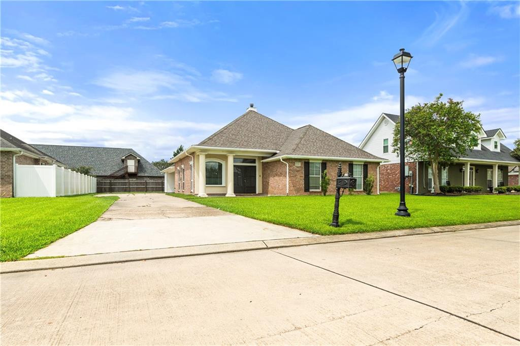Residential in Laplace 2