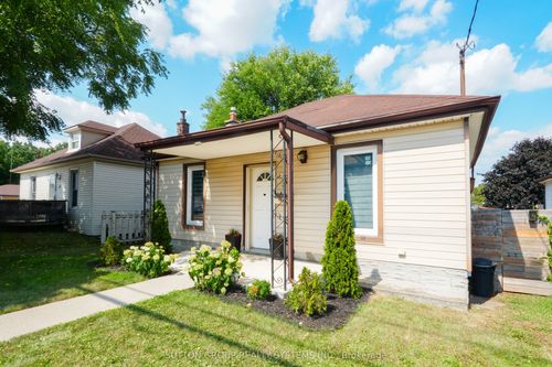 39 Norfolk Ave, Cambridge, ON, N1R3T7 | Card Image