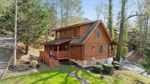 3319 Covered Bridge Way, Sevierville, TN, 37862-7456 | Card Image