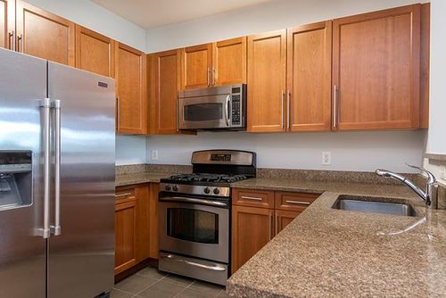 apt-108-15 Enterprise Ct, Jersey City, NJ, 07305-6405 | Card Image