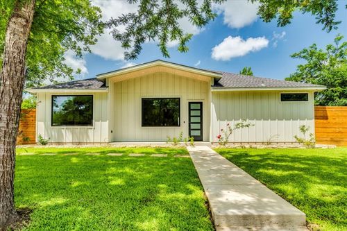 1215 Howard St, Taylor, TX, 76574-2647 | Card Image