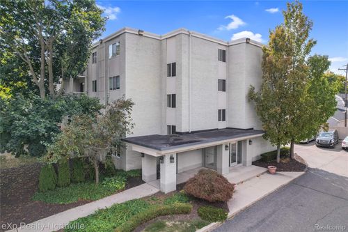 apt-204-770 Deer St, Plymouth, MI, 48170-1729 | Card Image