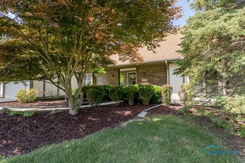 8036 Ivywood Ln, Sylvania, OH, 43560-4212 | Card Image