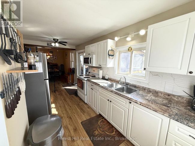 10709 Hwy 522 Highway, House other with 2 bedrooms, 1 bathrooms and 4 parking in Parry Sound Remote Area (Arnstein) ON | Image 9