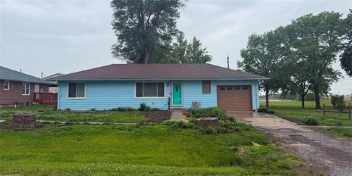 208 4th St, Winchester, KS, 66097-4001 | Card Image