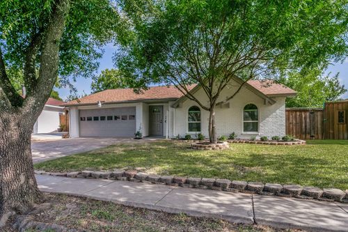 430 E Grenoble Dr, Grand Prairie, TX, 75052-5207 | Card Image