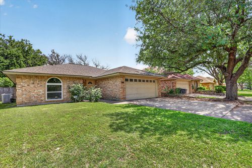1755 Kings Canyon Circle, Fort Worth, TX, 76134 | Card Image