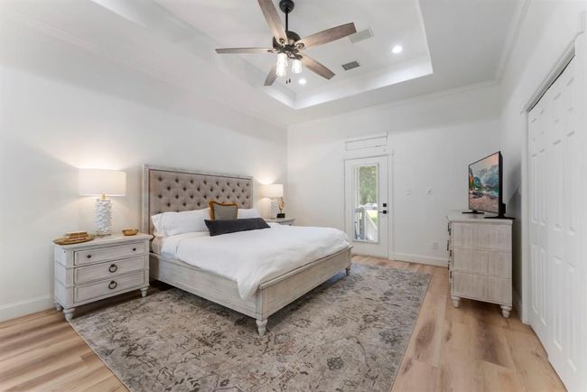 Very large primary with 2 private porch areas | Image 18