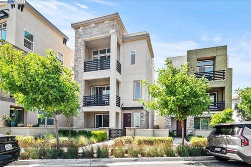 5892 Nugget Way, Dublin, CA, 94568-7145 | Card Image